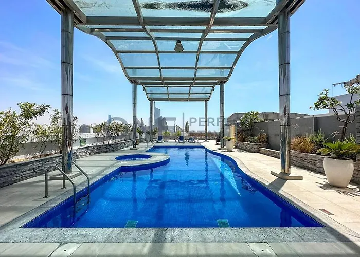 Stunning Lake View - Height Floor - Furnished 1Br